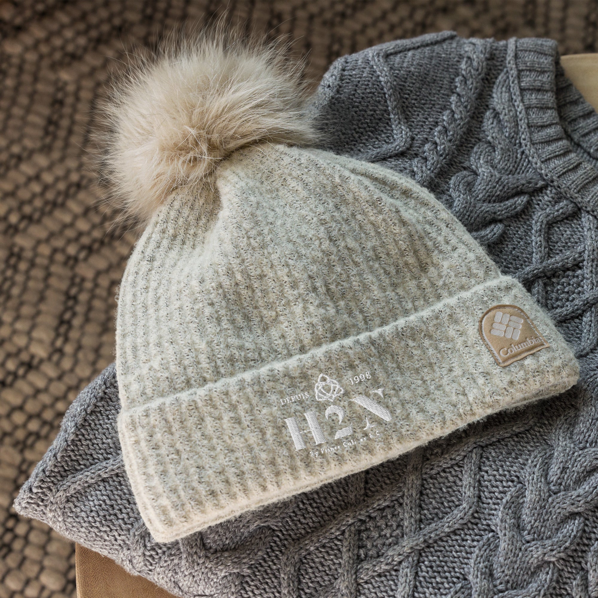 Columbia pom-pom beanie